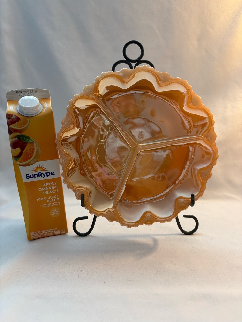 Vtg Peach, iridescent glass divided relish dish